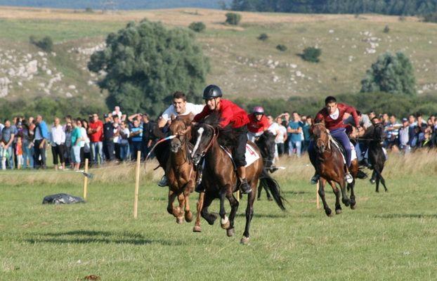 Konjske utrke dugo su bile glavni sadržaj - Avaz