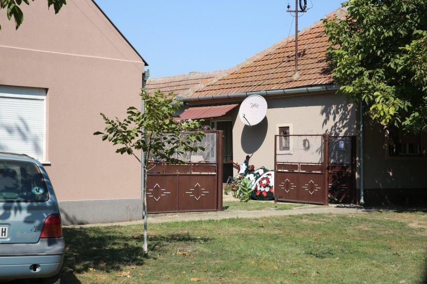 Stara porodična kuća Duška Tošića u Orlovatu - Avaz