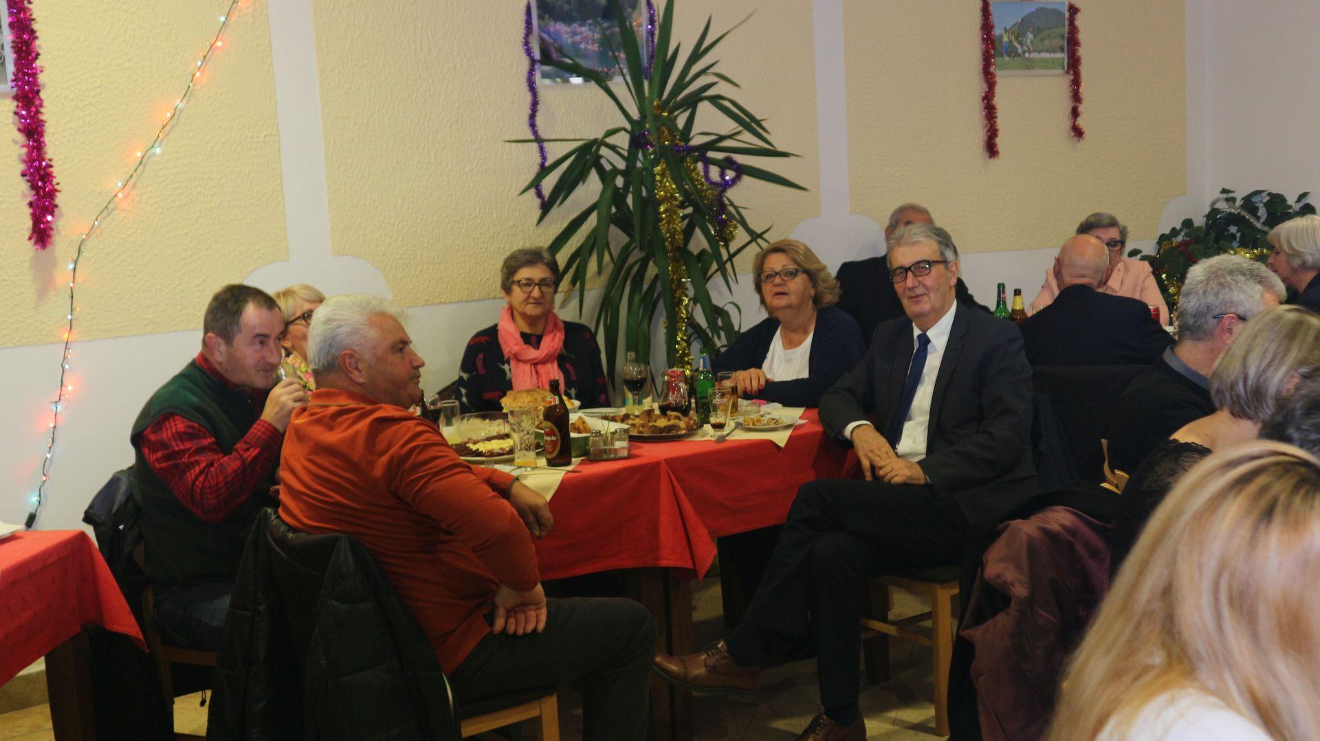 Veselo u restoranima i kafićima - Avaz