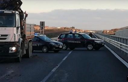 Filmska pljačka: Rovokopačima otvorili blindirano vozilo