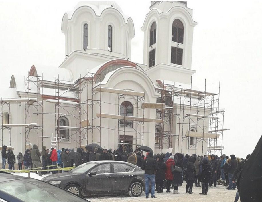 Tužna povorka na sahrani ubijenog Miloša Ostojića