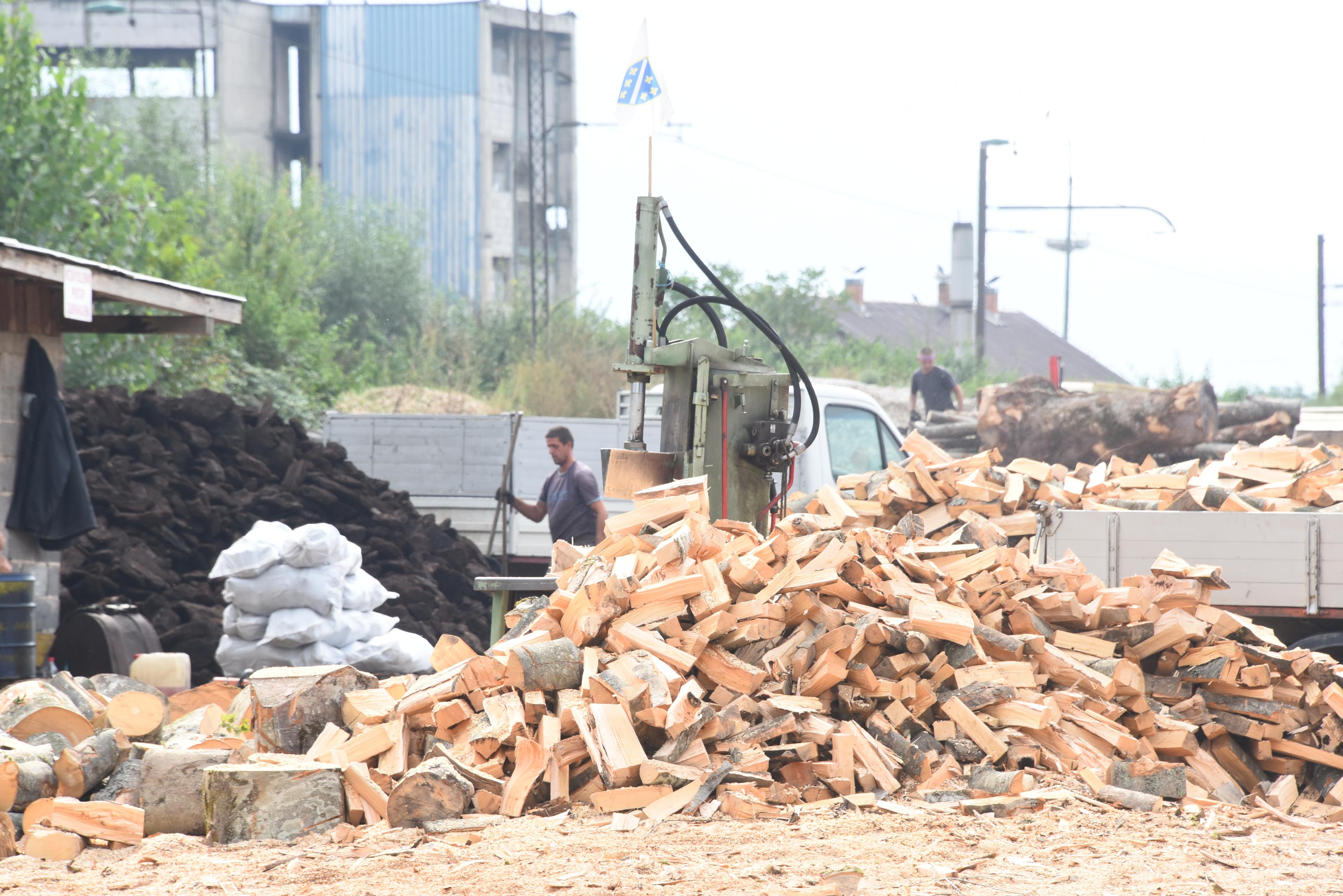 Najviše se prodaju drva - Avaz