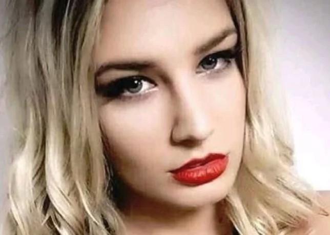 Lijepoj Toni Storm ukrali snimak na kojem se dira i objavili ga na internetu