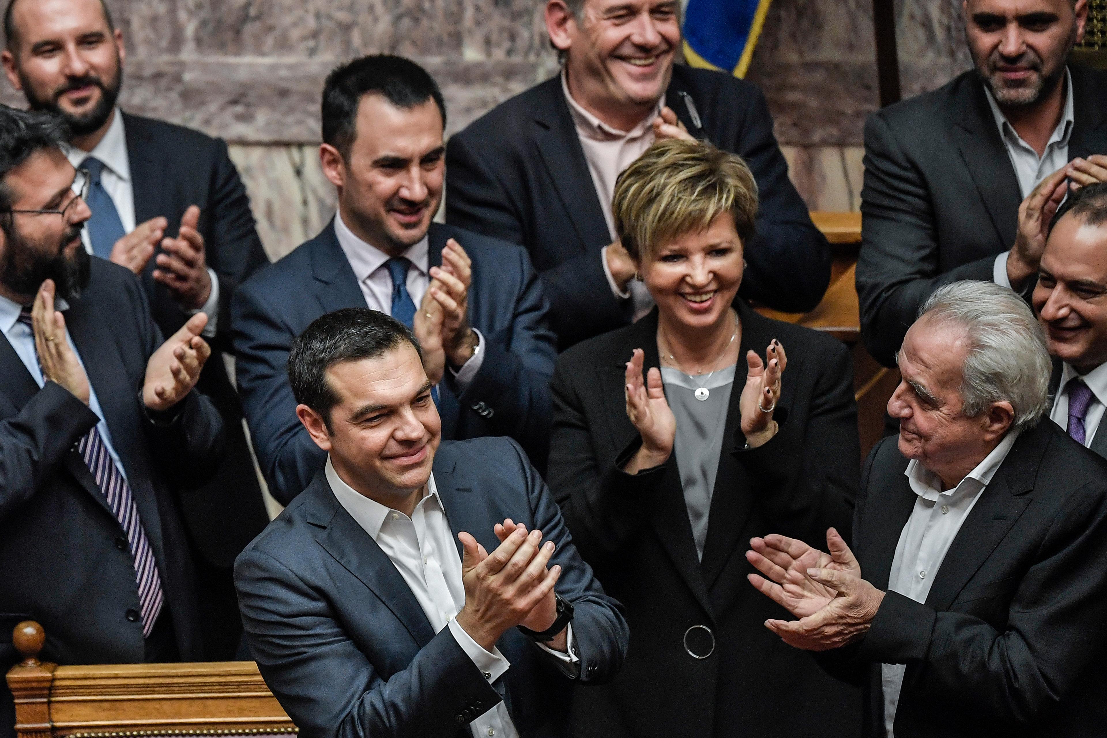 Grčki parlament - Avaz