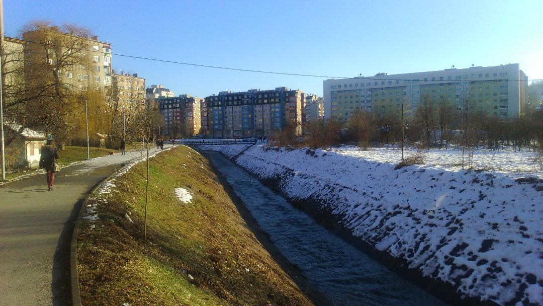 Dva godišnja doba na dvije obale rijeke Jale u Tuzli