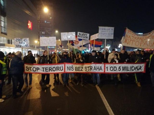 Srbija: Protest "Jedan od pet miliona" u Nišu i Novom Sadu