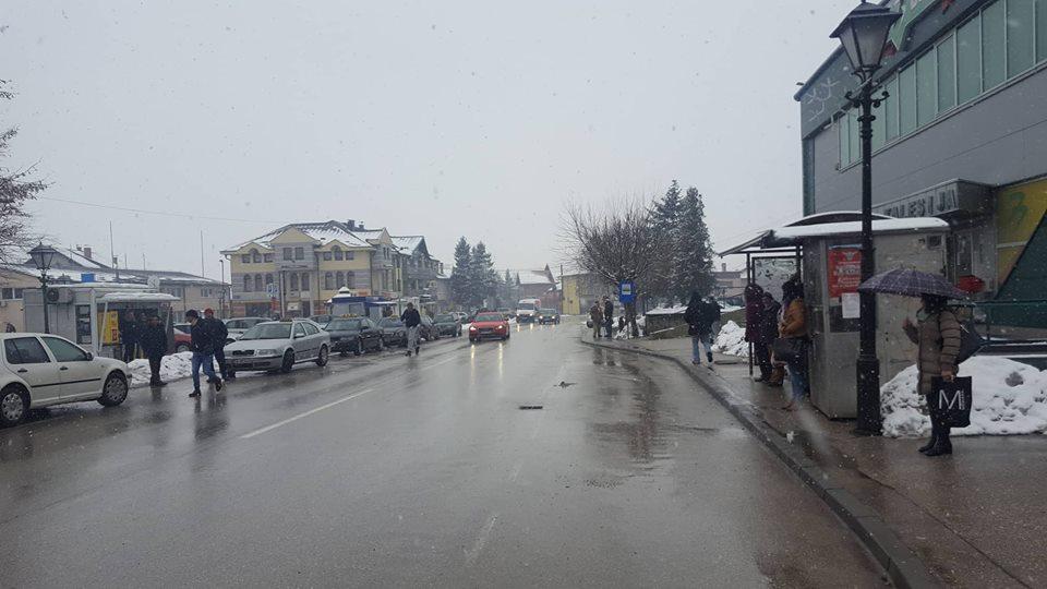 U Kalesiji vozača autobusa tukli bejzbol-palicama i tražili pazar