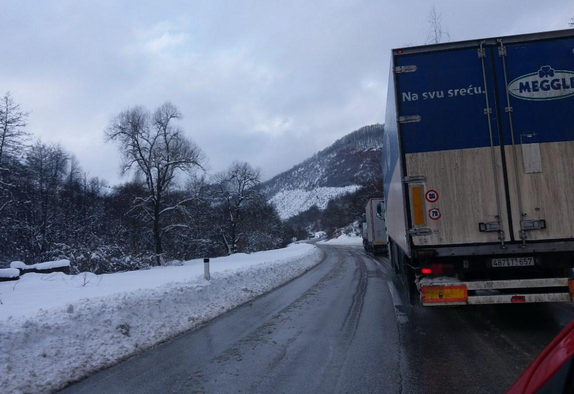 Pogledajte kako se odvija saobraćaj preko prijevoja Komar