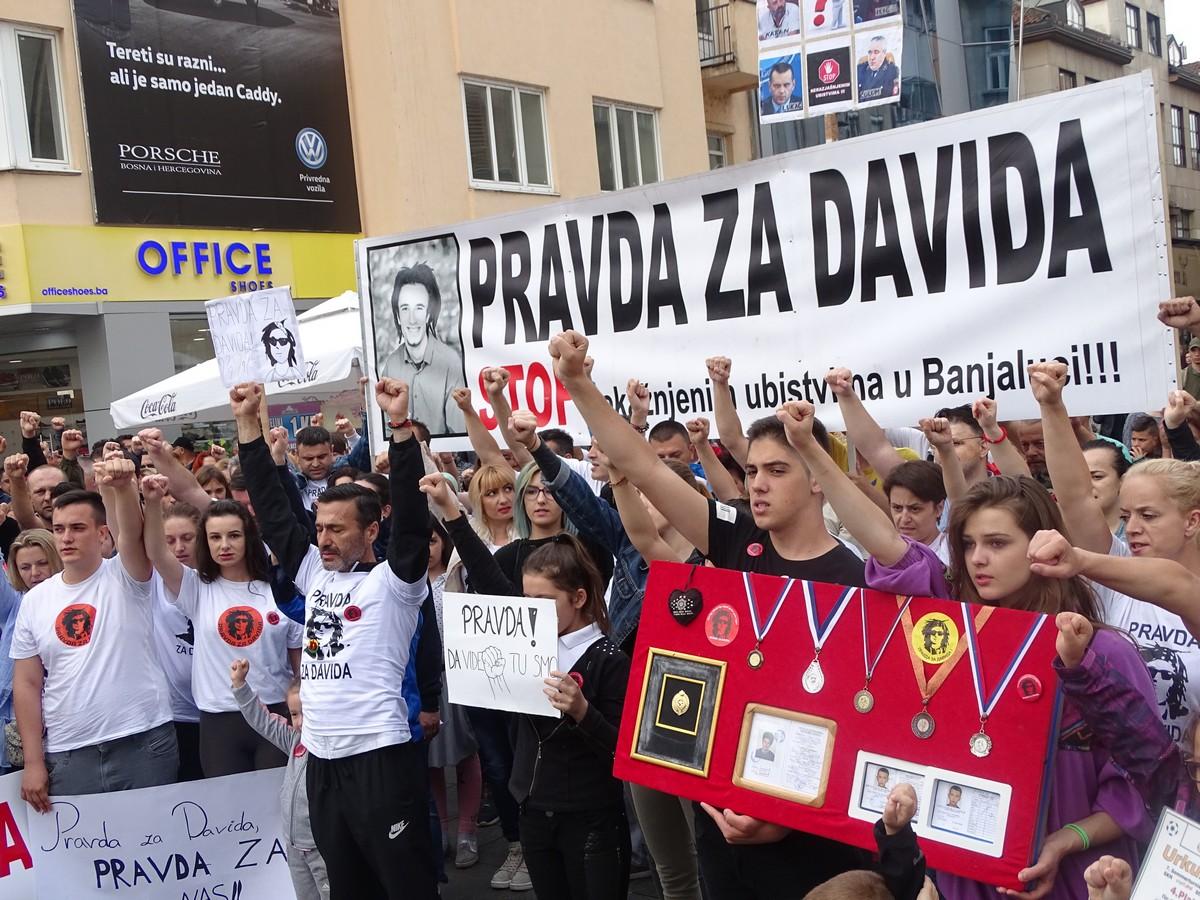 Nakon izjava da advokat Feraget laže, grupa "Pravda za Davida" odgovorila Lukaču