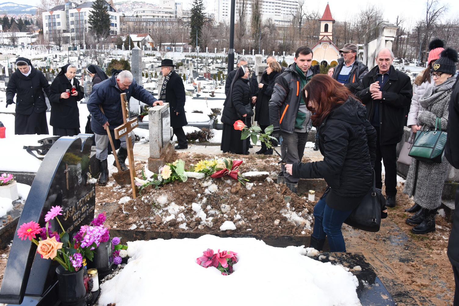 Sahranjen Miroslav Petrović, osnivač Fondacije "Saša Zlatna lasta"