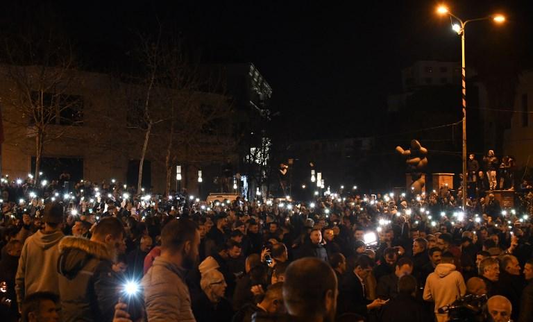 Novi protesti u Albaniji, policija ljude tjerala suzavcem