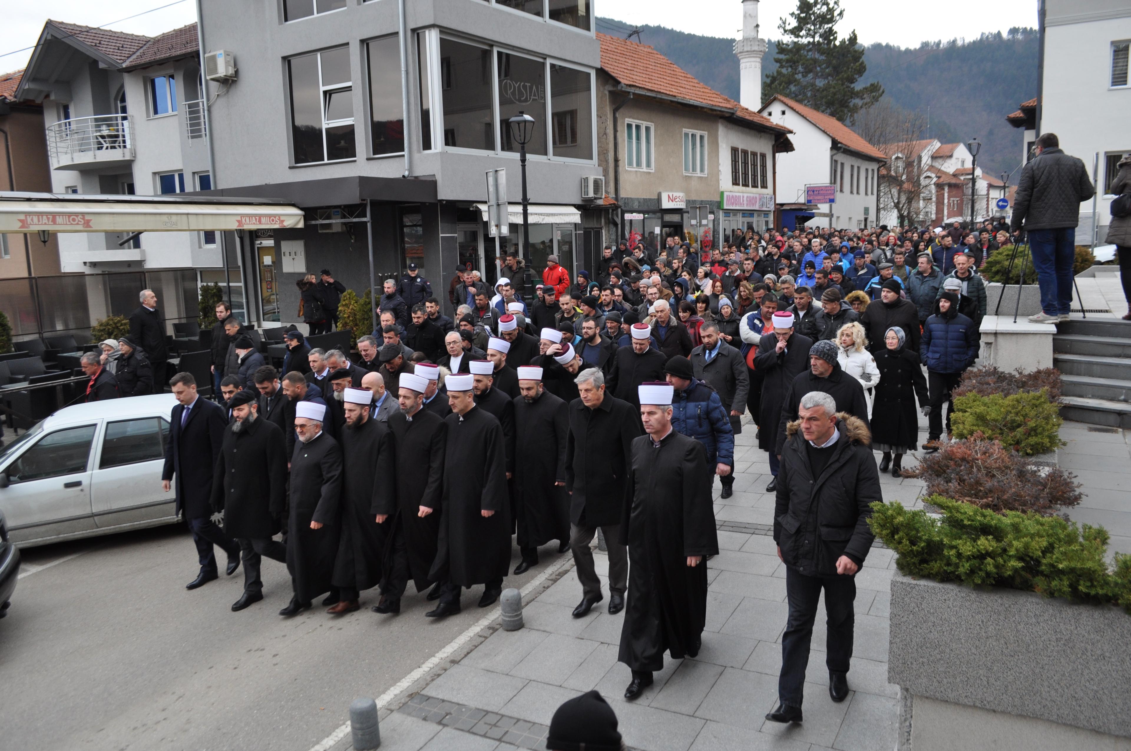 Protestna šetnja ulicama Prijepolja - Avaz