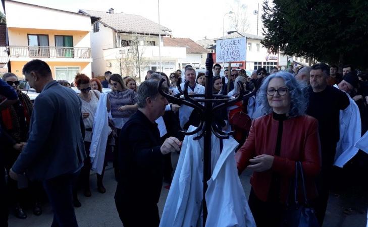 Protestna šetnja doktora medicine i stomatologije USK