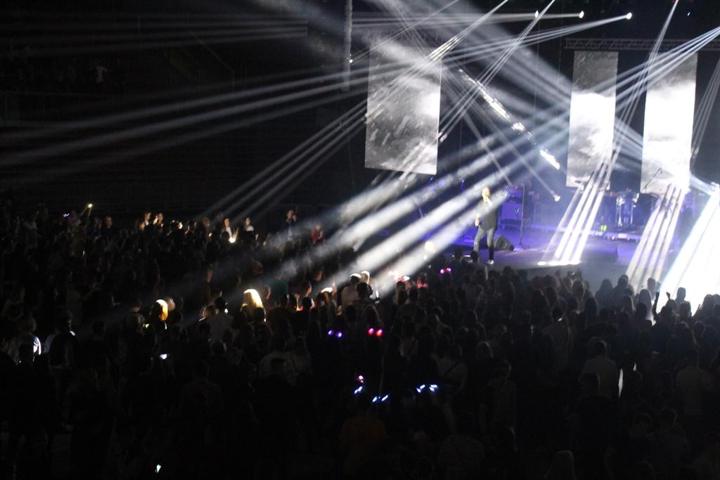 Spektakularni koncert Tonija Cetinskog u Zenici - Avaz