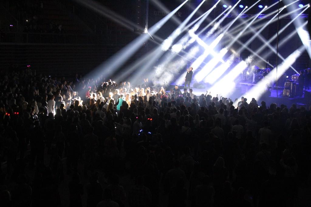 Spektakularni koncert Tonija Cetinskog u Zenici - Avaz