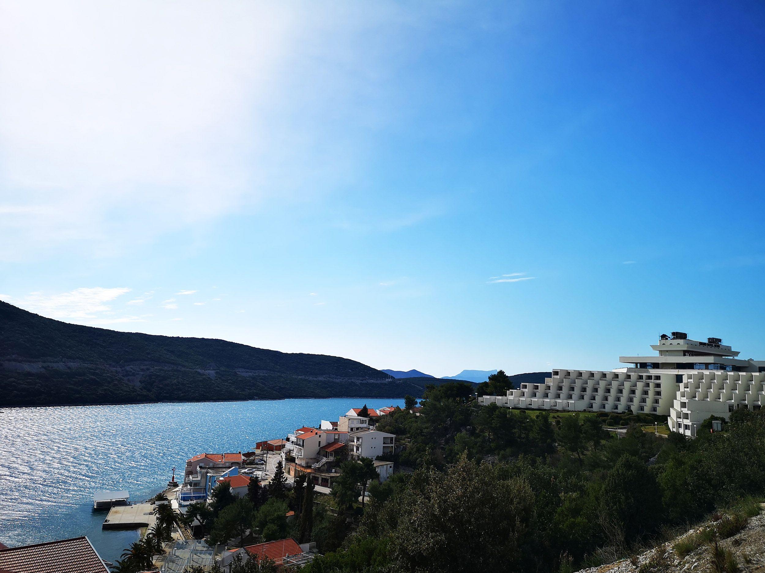 U Neumu se užurbano spremaju za doček turista