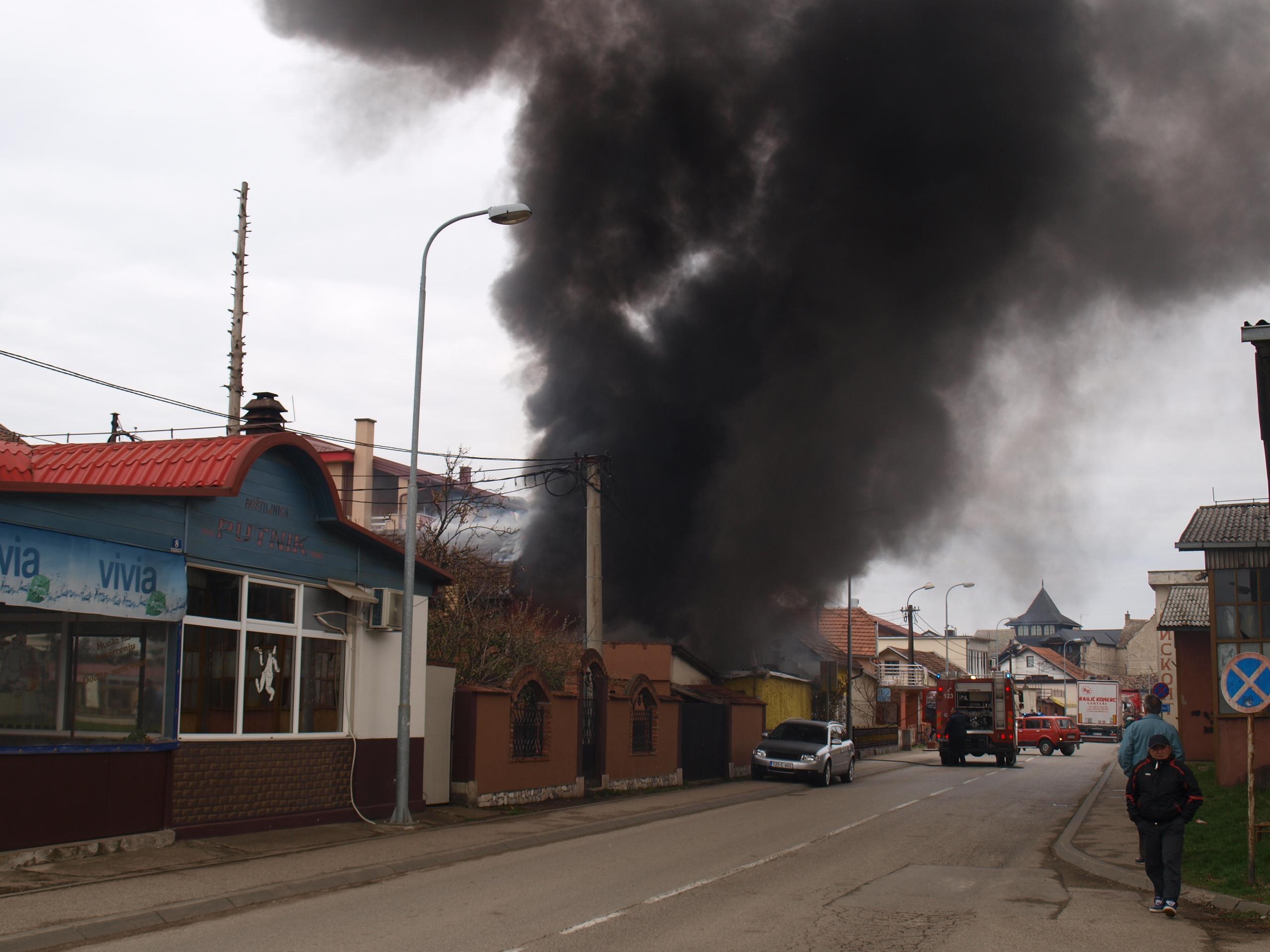 U Bosanskoj Gradišci lokaliziran požar, jedna osoba povrijeđena