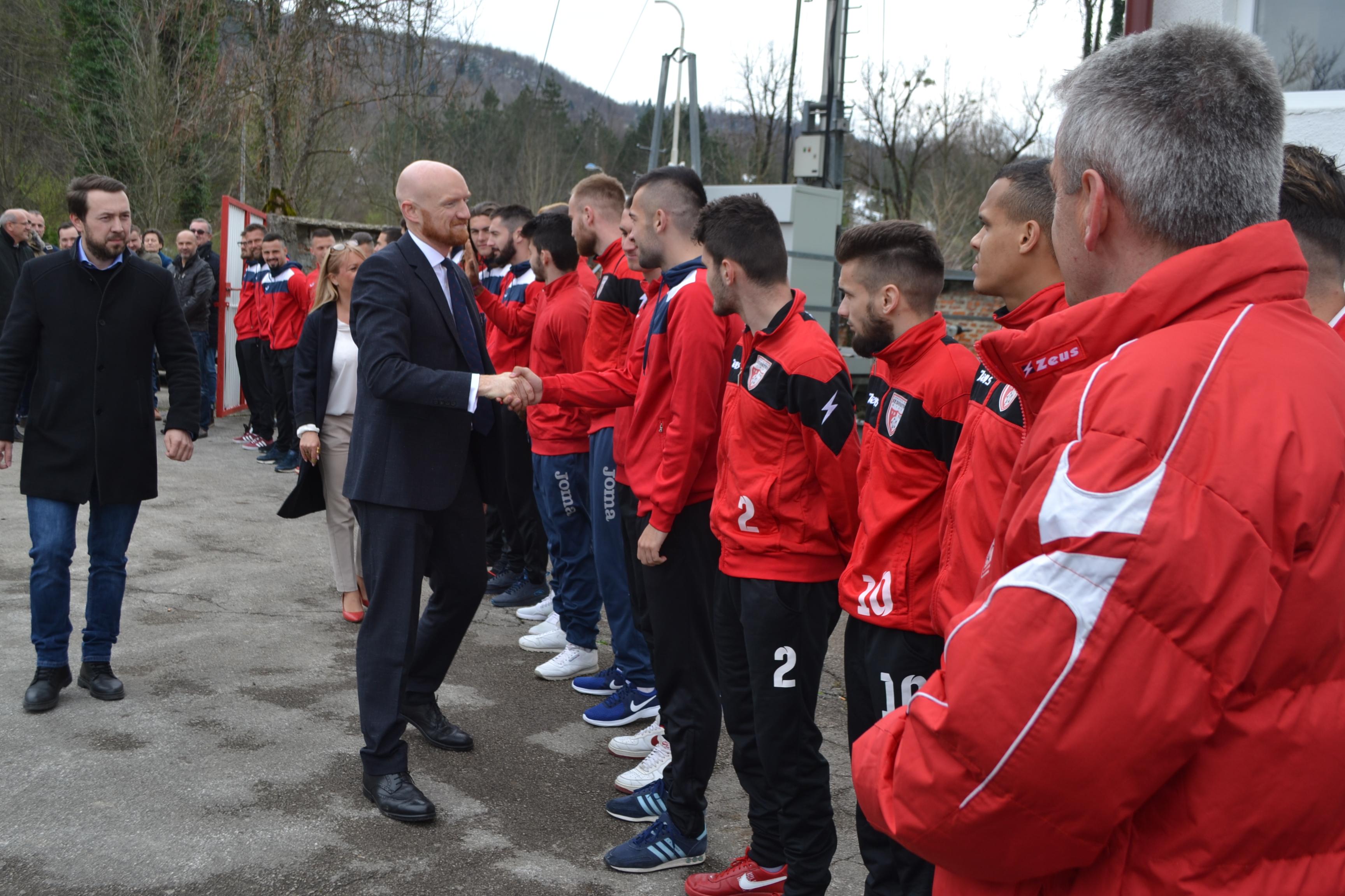 Britanski ambasador Metju Fild obišao stadion Jedinstva