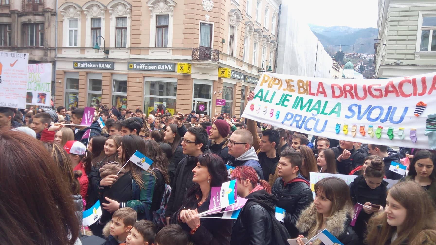 Istaknuti plakati podrške - Avaz