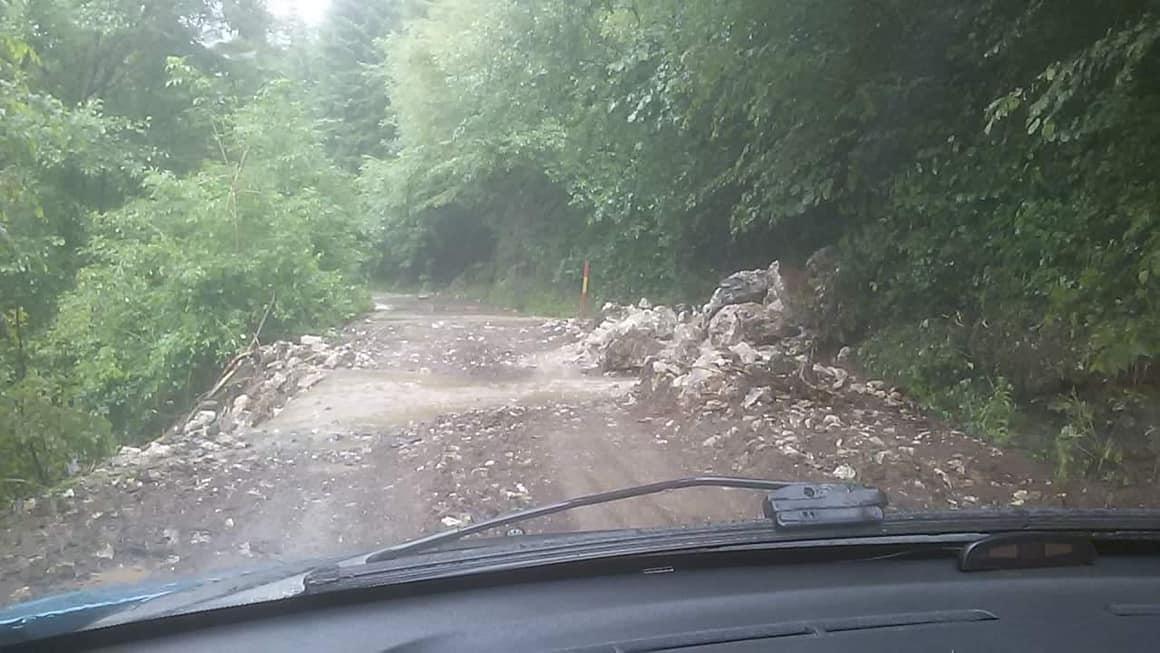 Povećana opasnost od odrona na dionicama koje vode kroz usjeke