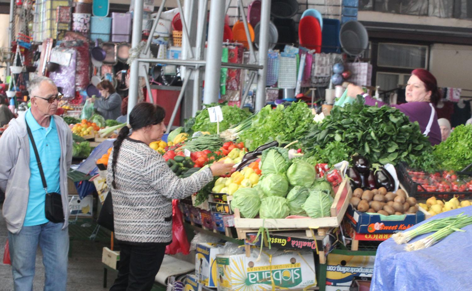 Tuzlanska pijaca je otvorila svoja vrata baš na pazarni dan - Avaz