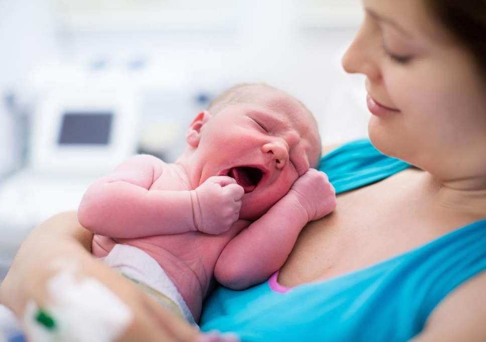 Kada nakon porođaja očekivati mjesečnicu