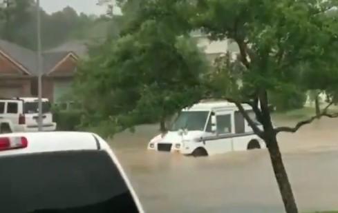 Strašne poplave poharale Hjuston i Nju Orleans