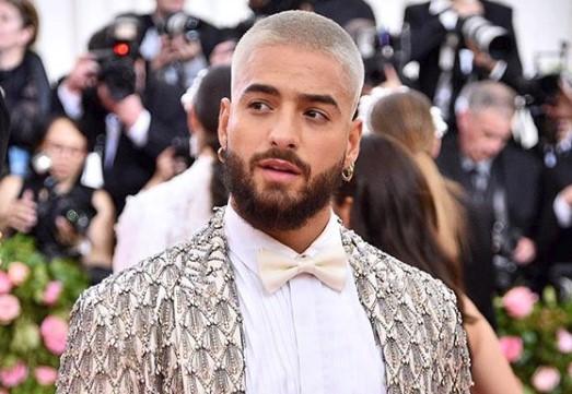 Latino pjevač Maluma zgrabio ovu ženu i poljubio u usta: Fanovi u šoku, kažu da je to bolesno