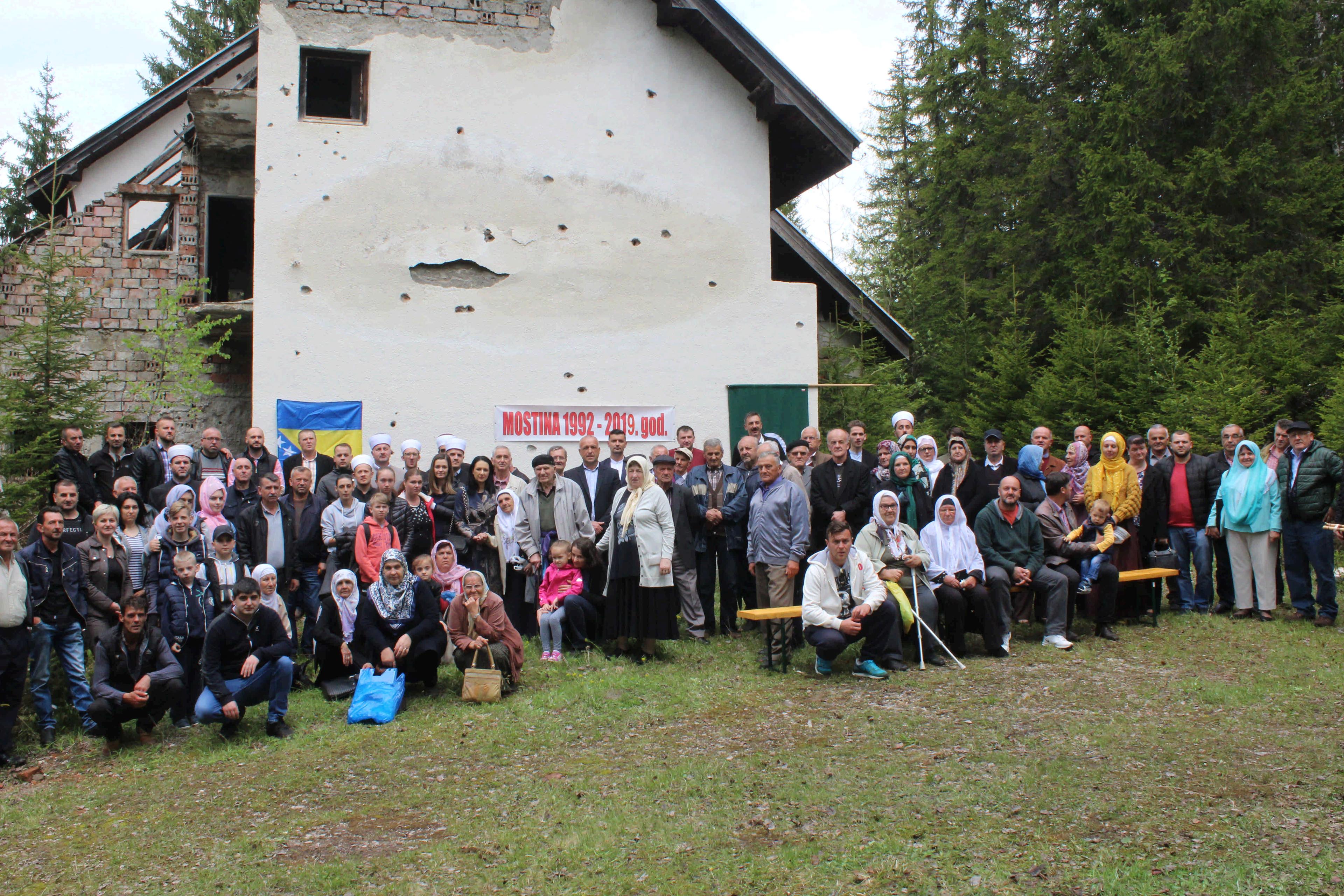 Porodice žrtava dočekala poruka "Kolji balije", ispisana unutar zloglasnog lovačkog doma