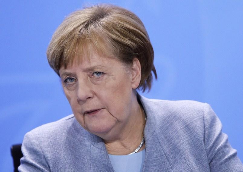 Merkel upozorava: Austrijski skandal pokazuje da je krajnja desnica na prodaju