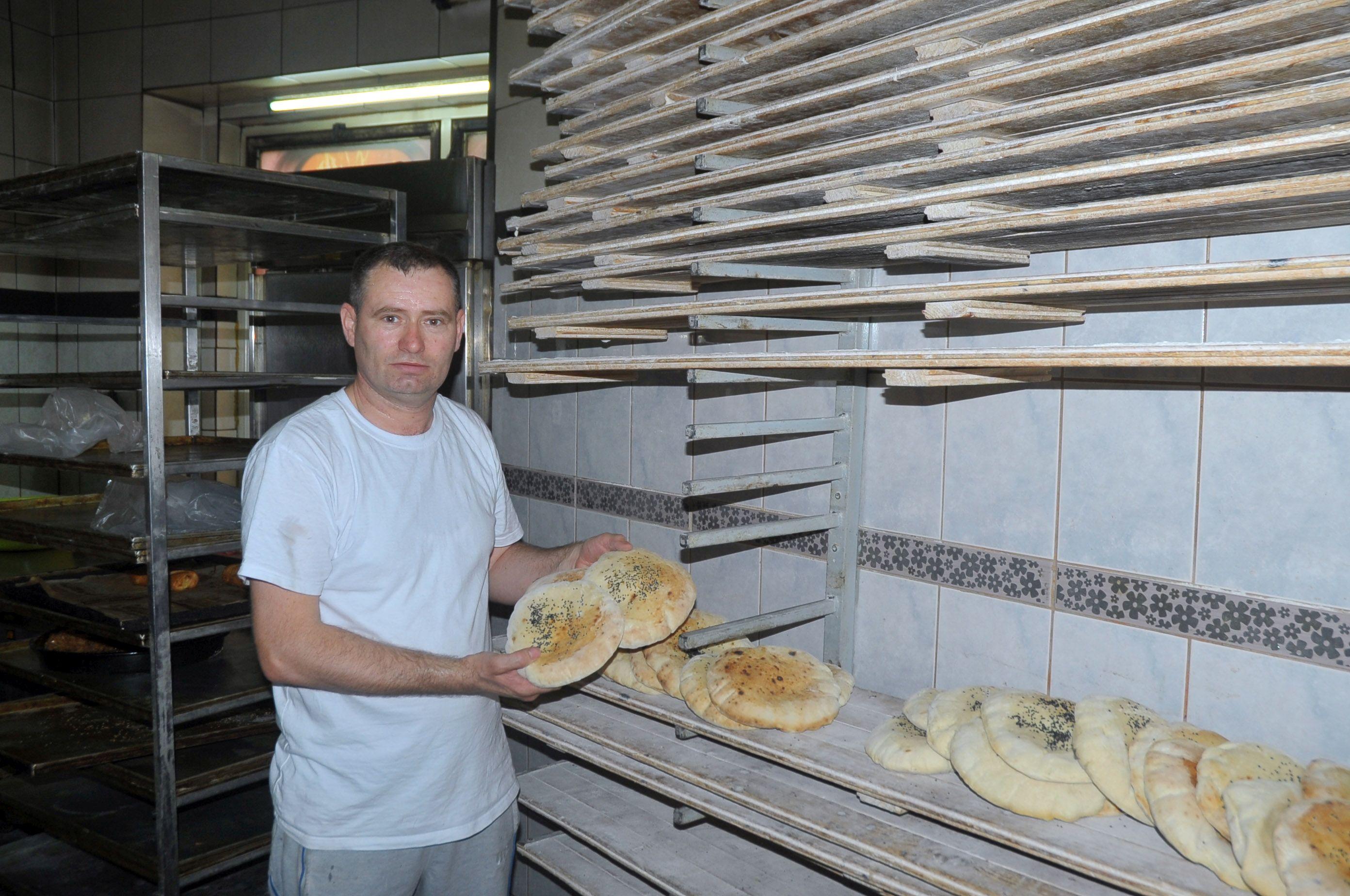 Crni ćurekot daje ramazanskim lepinjama poseban miris i okus