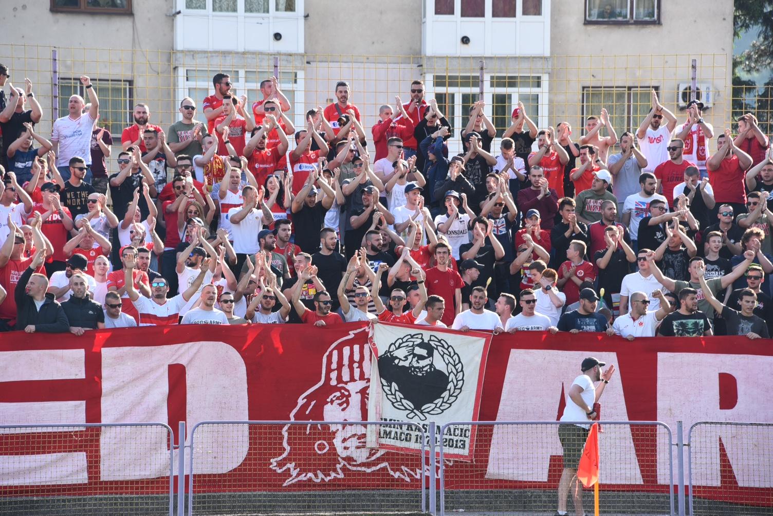 Stadion Luke obojen u crveno: Veliki broj navijača Veleža stigao u Visoko