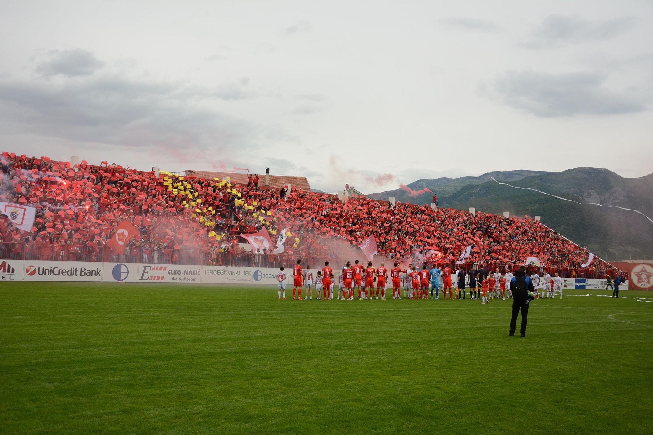 Navijači Veleža ispunili stadion, atmosfera na tribinama spektakularna