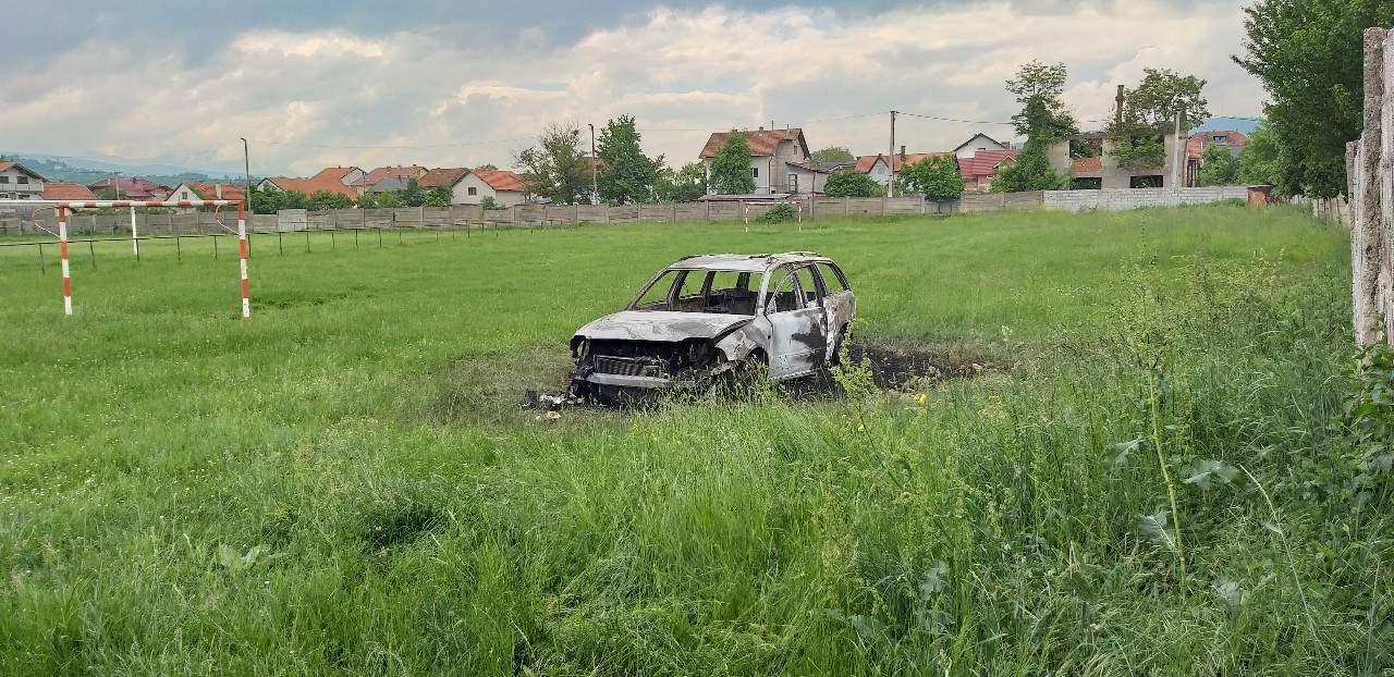 Zapaljeni automobil korišten u pljački - Avaz