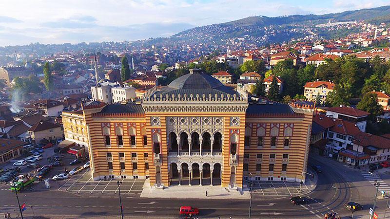 Obustava saobraćaja u ulici Obala Kulina bana - Avaz