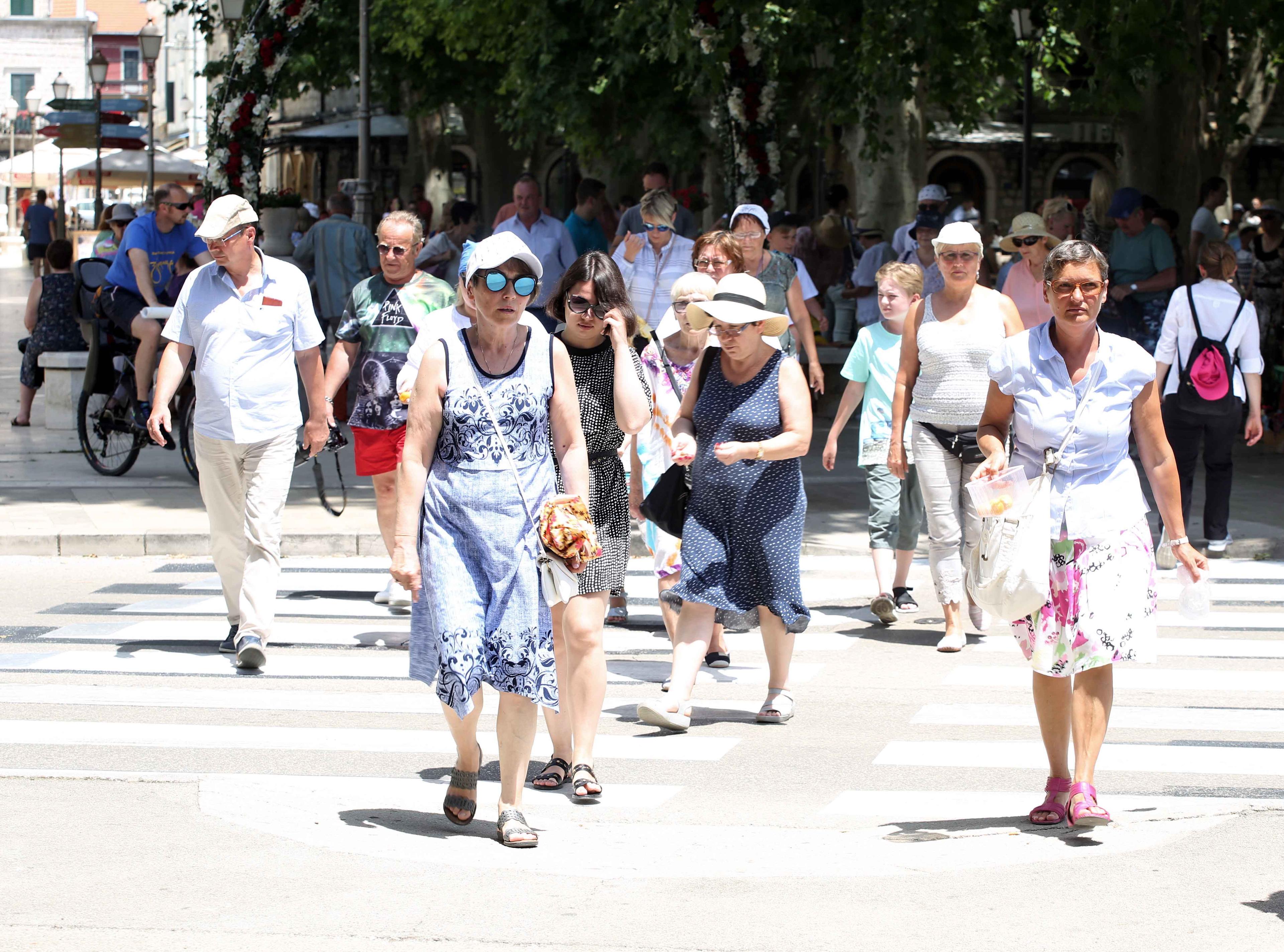 Trebinje: Turisti uživali u ljepotama grada - Avaz