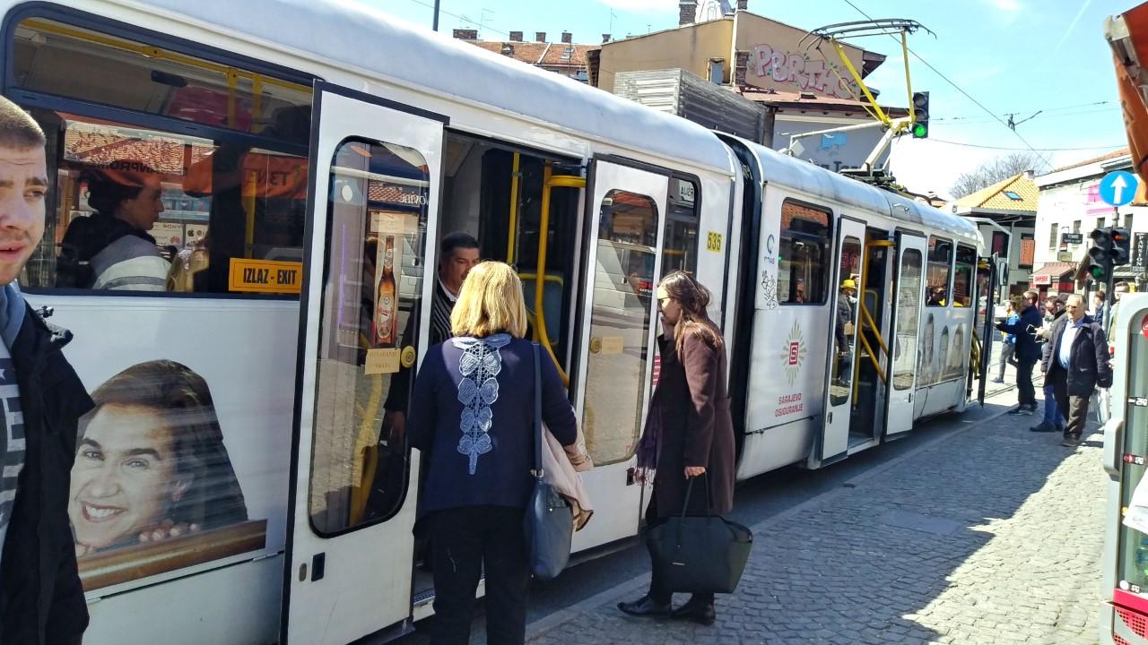 Izmjene u odvijanju javnog saobraćaja u Sarajevu zbog odlaska konjanika na Ajvatovicu