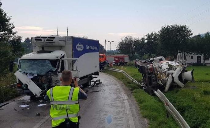 U sudaru kod Kiseljaka prevrnula se miješalica za beton