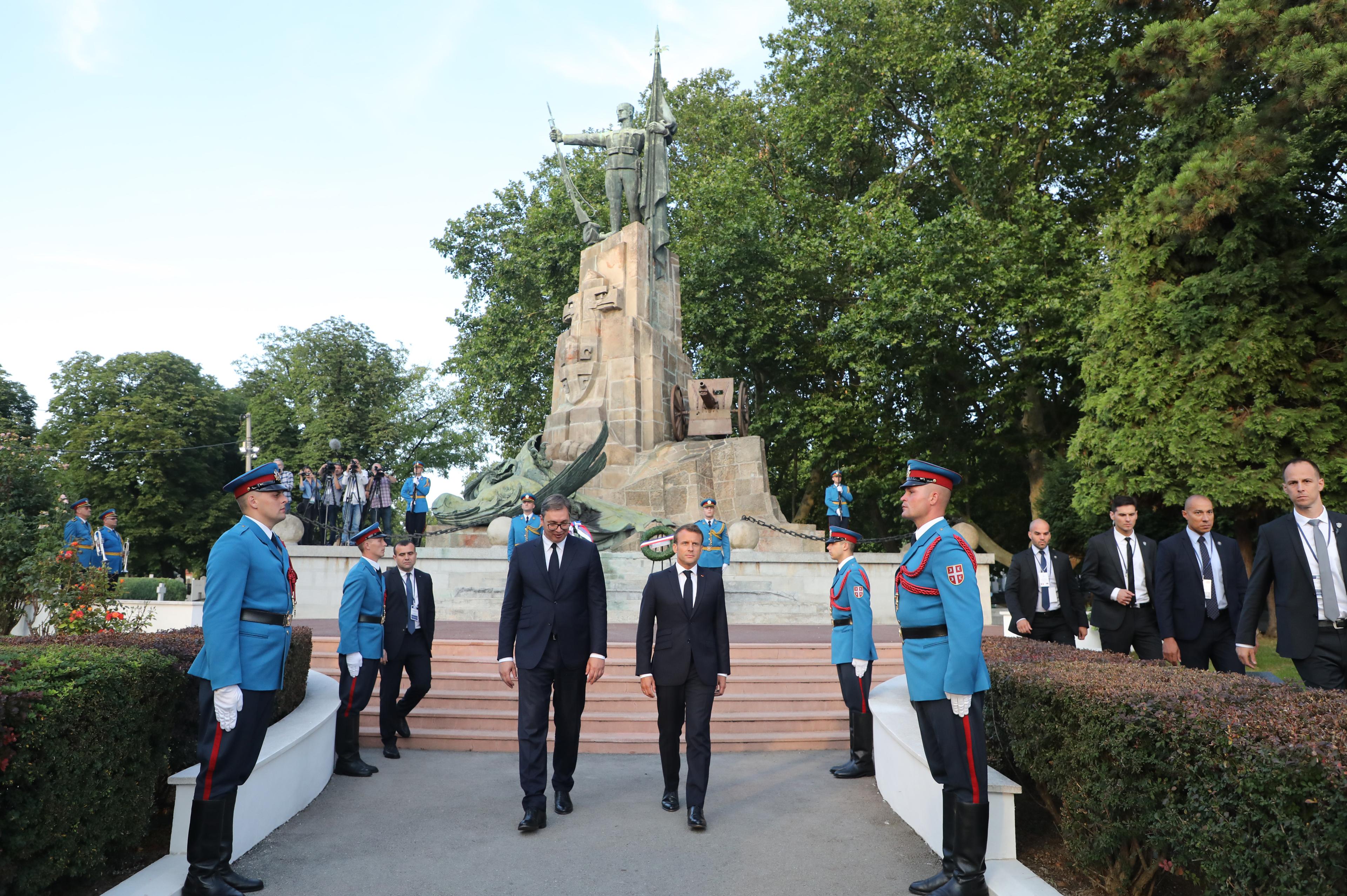 Makron: Moramo pomiriti suverenitet i želje, patriotizam, a ne nacionalizam