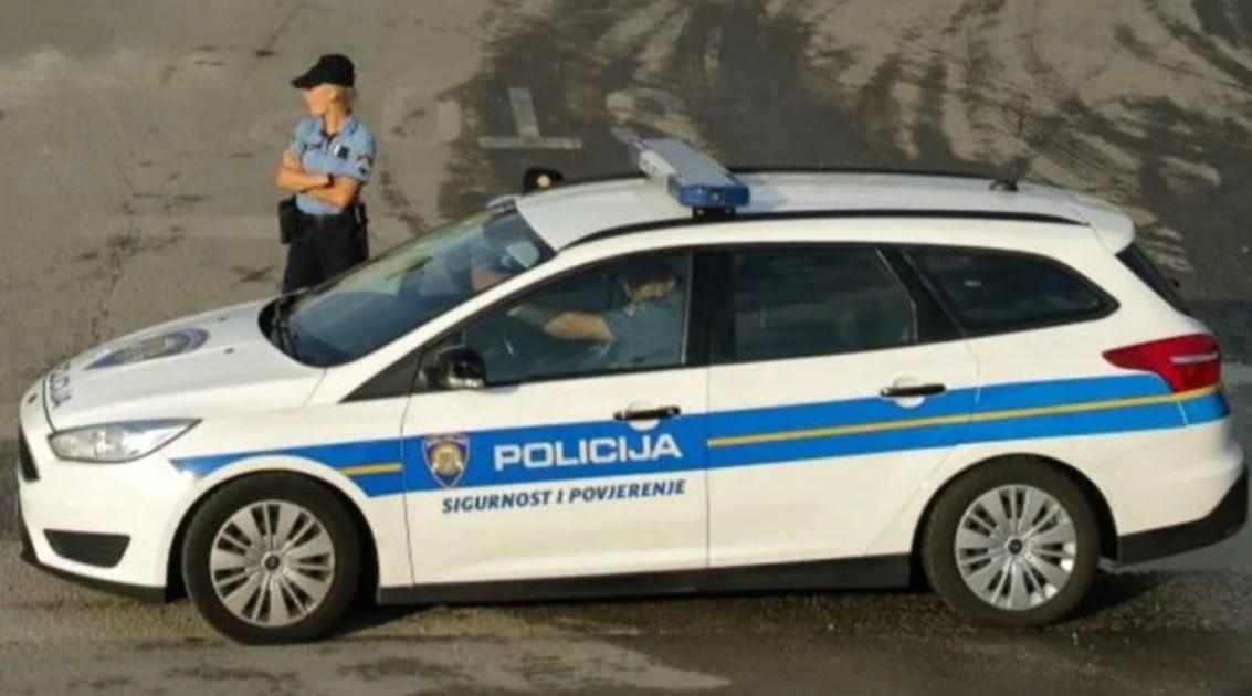 Policijski auto - Avaz