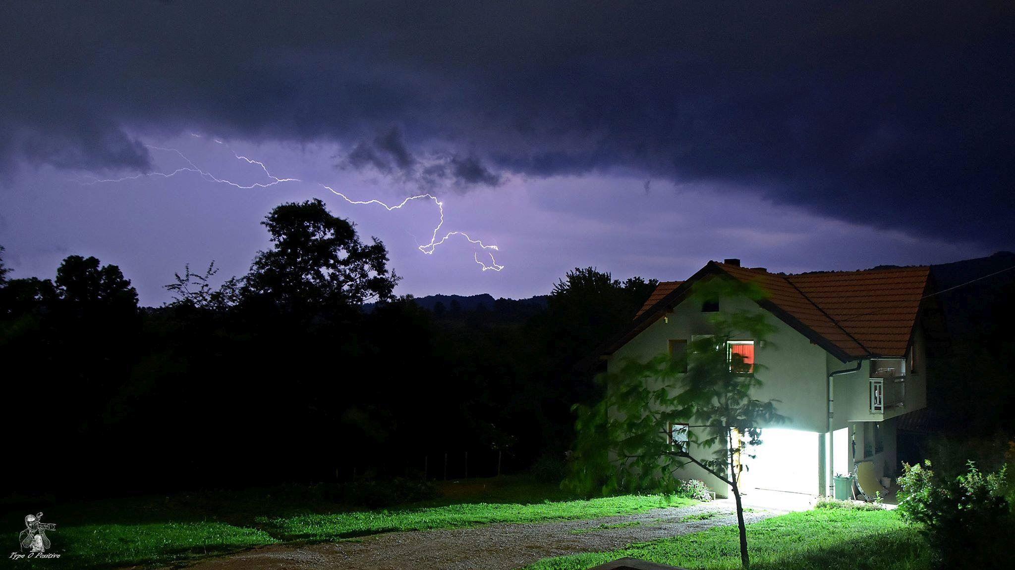 Munja u subotu usmrtila starijeg muškarca - Avaz