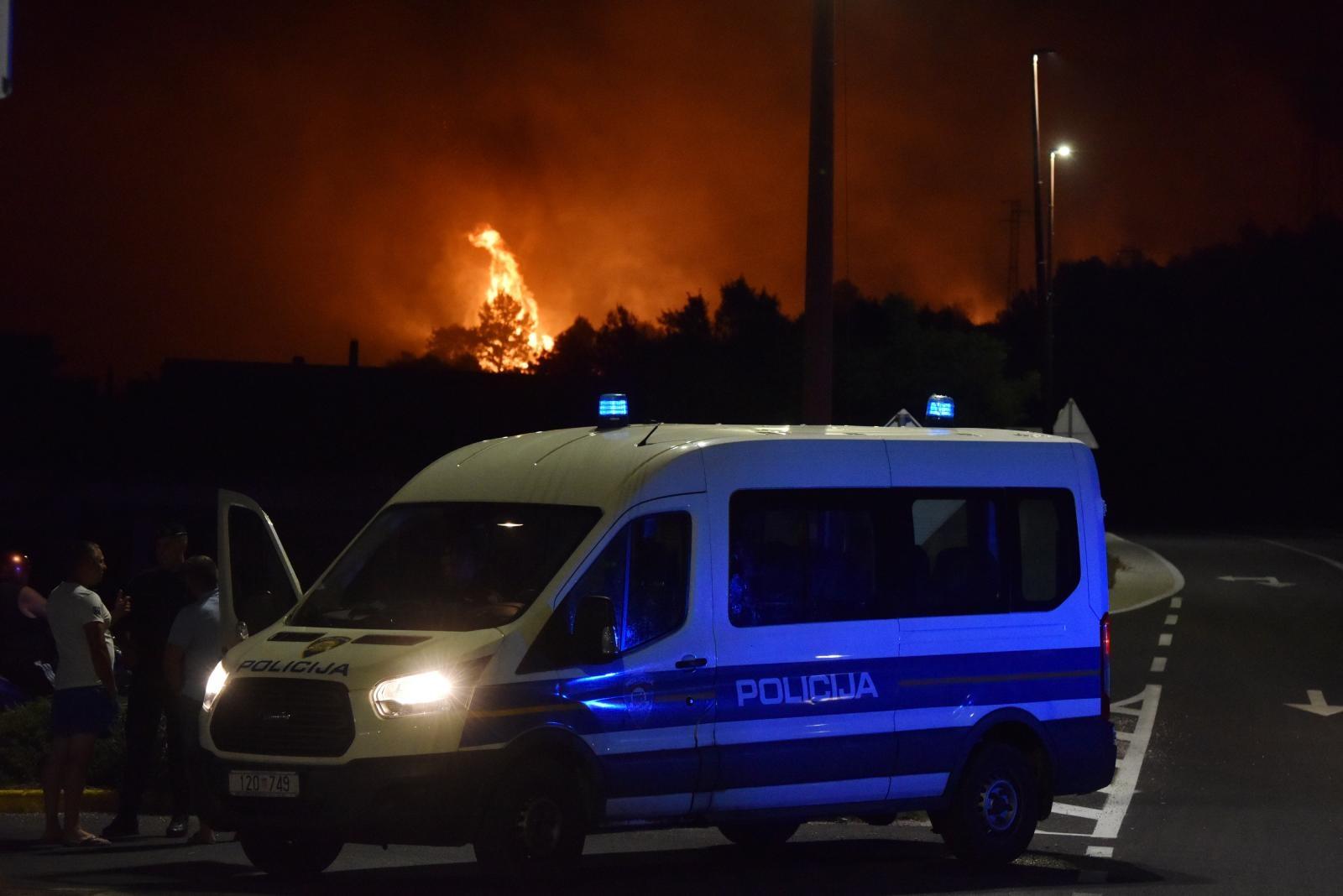 Otkriveni detalji o piromanki: Prije odlaska na posao, kupila je kocke za potpalu i podmetnula požar