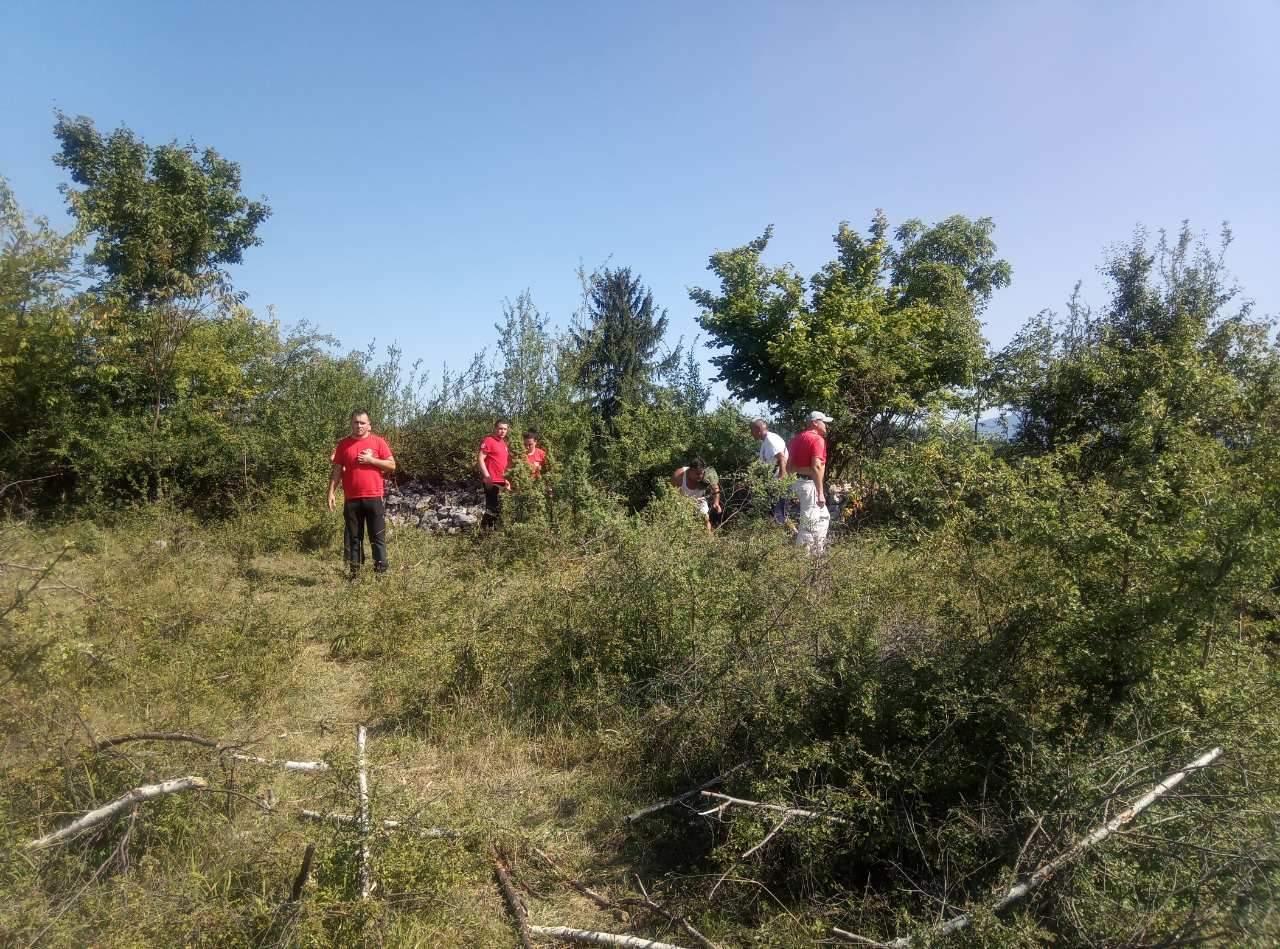 Članovi GSS-a Novi Grad Sarajevo na mjestu gdje je pronađeno tijelo - Avaz