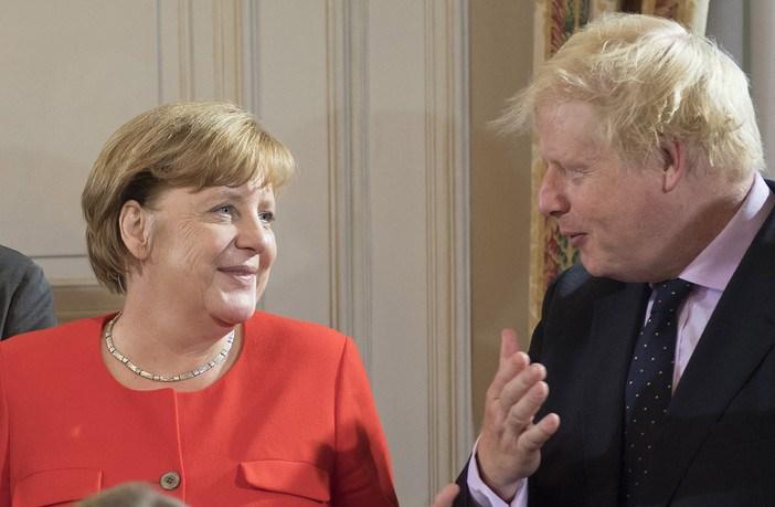 Merkel i Džonson sastaju se uskoro da razgovaraju o Brexitu