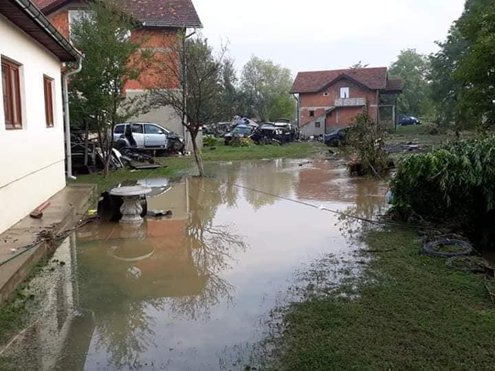 Tešanj dan nakon poplava - Avaz