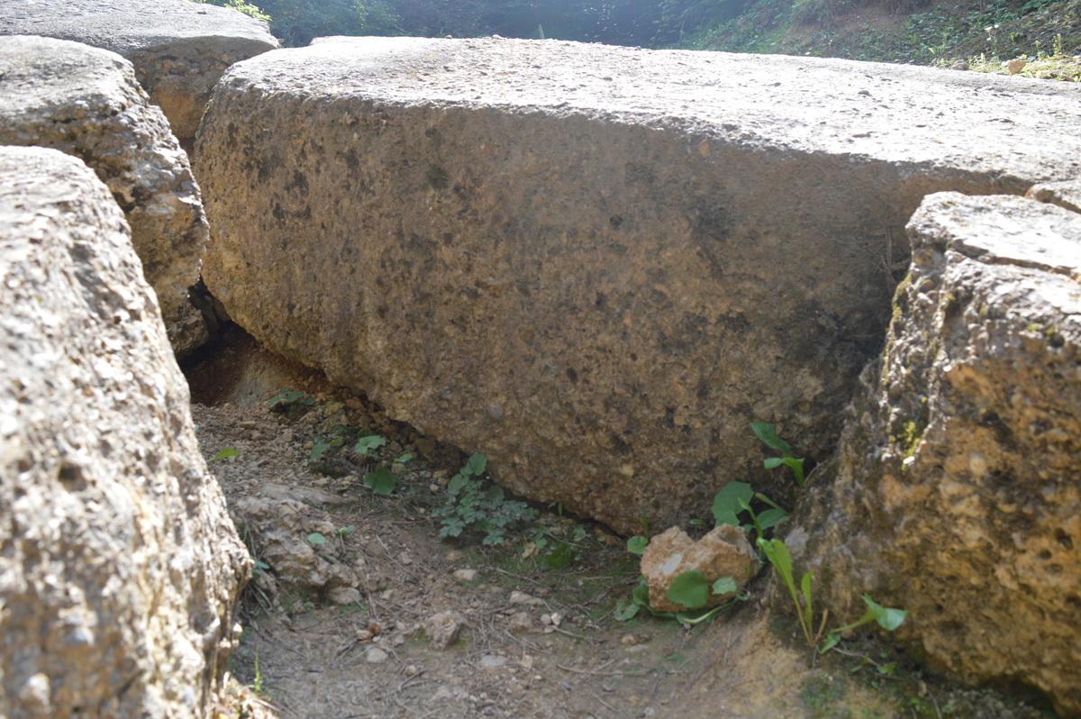 Piramida prekrivena ogromnim betonskim blokovima - Avaz