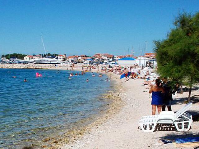 Dvije osobe umrle na zadarskoj plaži