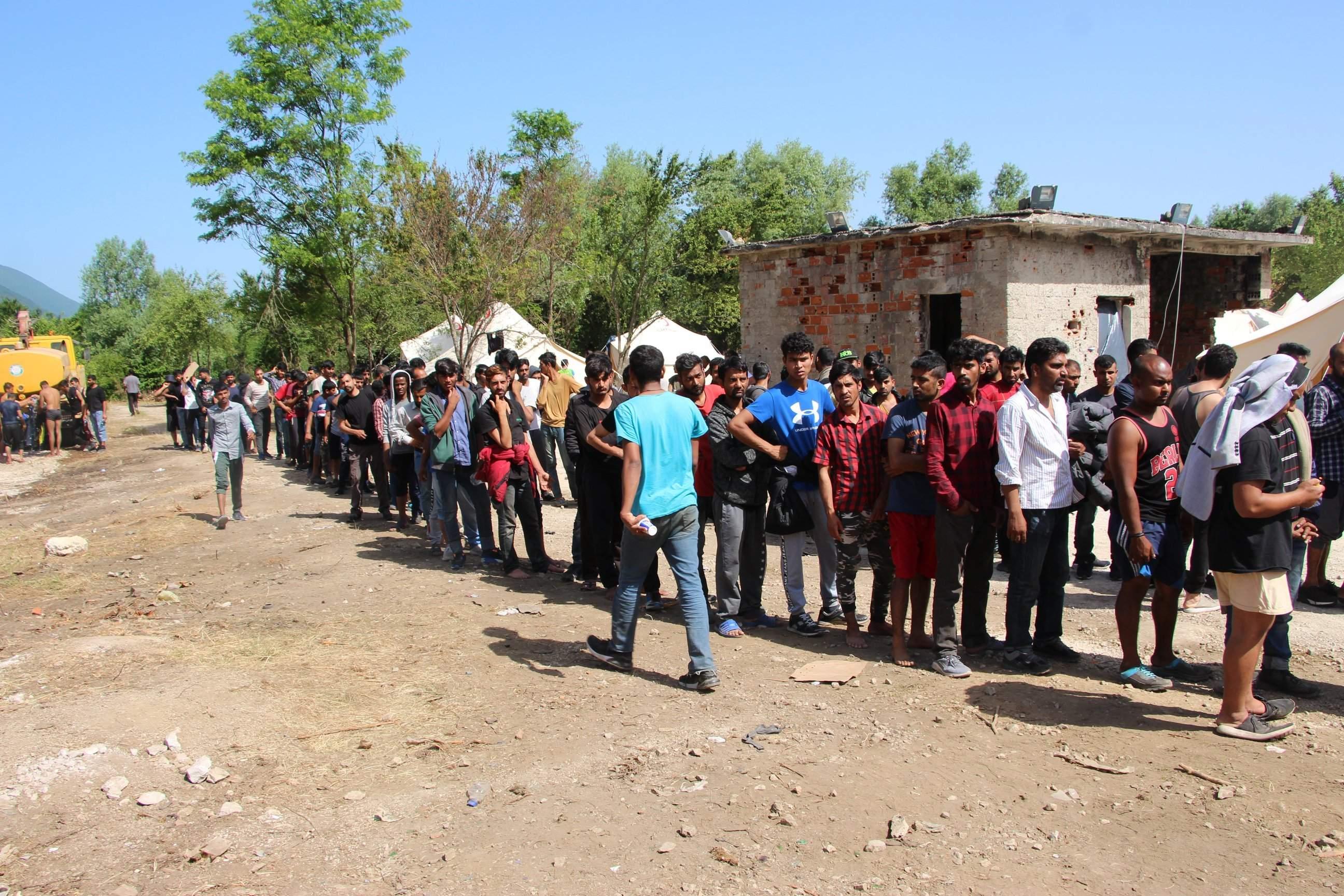 Vlada USK opet u problemu: Migranti neće biti izmješteni na Medeno Polje