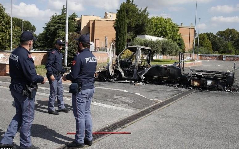 Policija na mjestu tragedije - Avaz