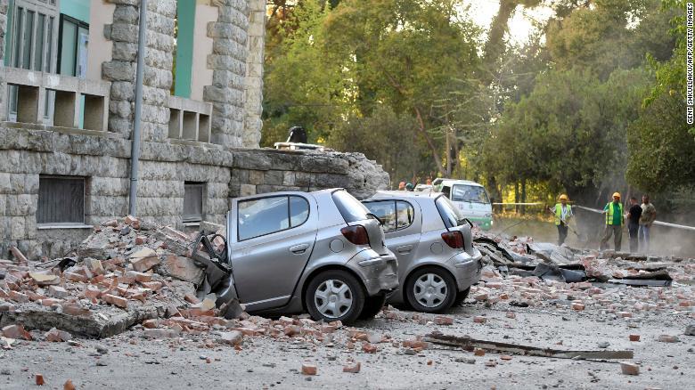 Oko ponoći Albaniju pogodio treći zemljotres, jačine pet stepeni po Richteru